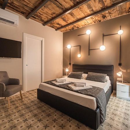 Palazzo Paladini - Luxury Suites In The Heart Of The Old Town Pizzo  Exteriör bild