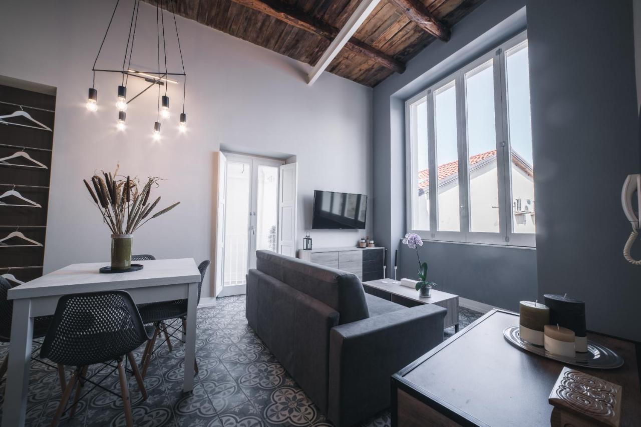 Palazzo Paladini - Luxury Suites In The Heart Of The Old Town Pizzo  Exteriör bild