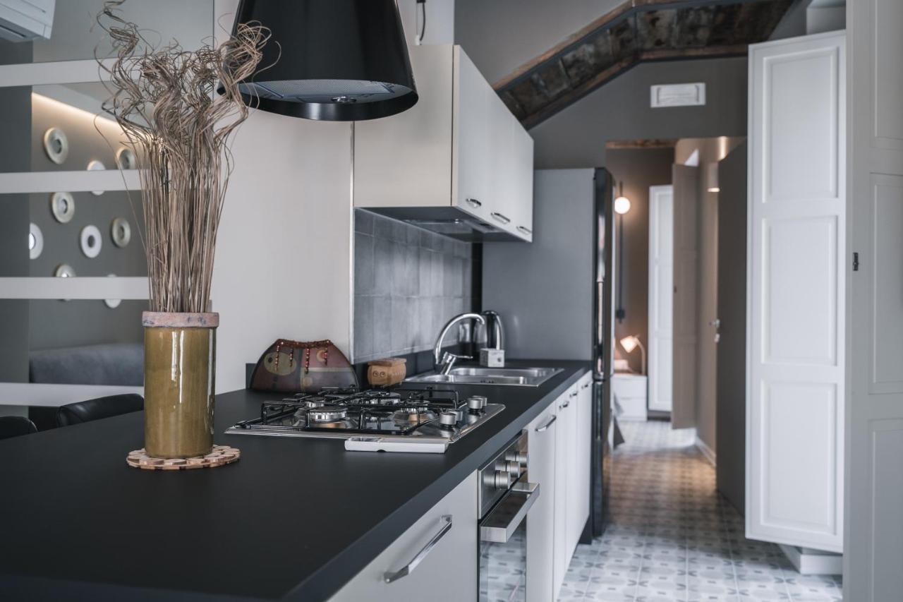 Palazzo Paladini - Luxury Suites In The Heart Of The Old Town Pizzo  Exteriör bild