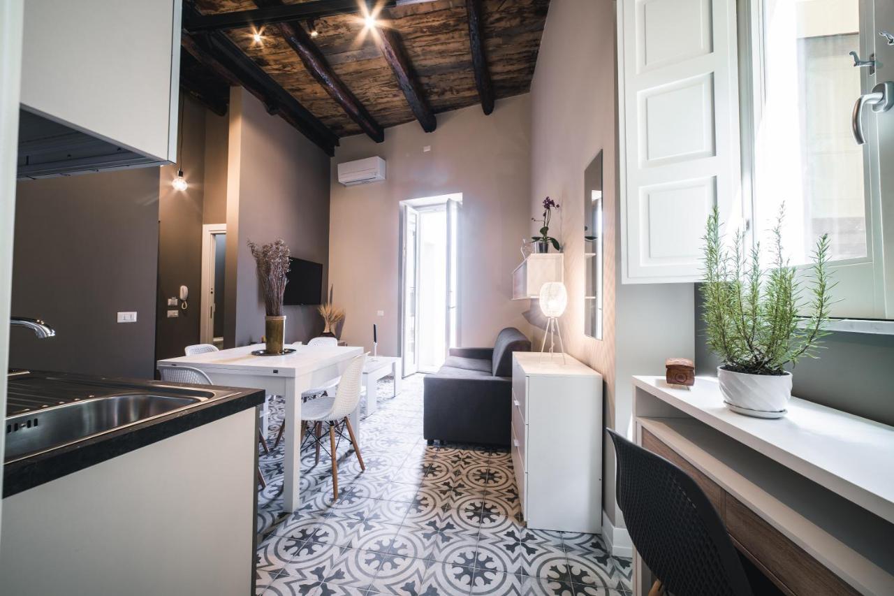 Palazzo Paladini - Luxury Suites In The Heart Of The Old Town Pizzo  Exteriör bild
