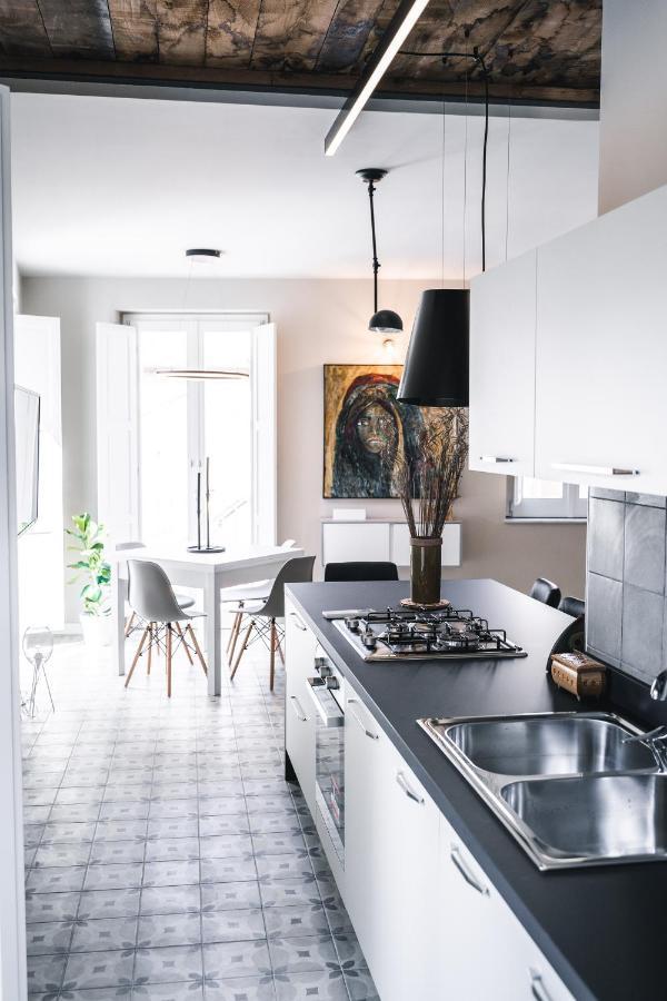 Palazzo Paladini - Luxury Suites In The Heart Of The Old Town Pizzo  Exteriör bild