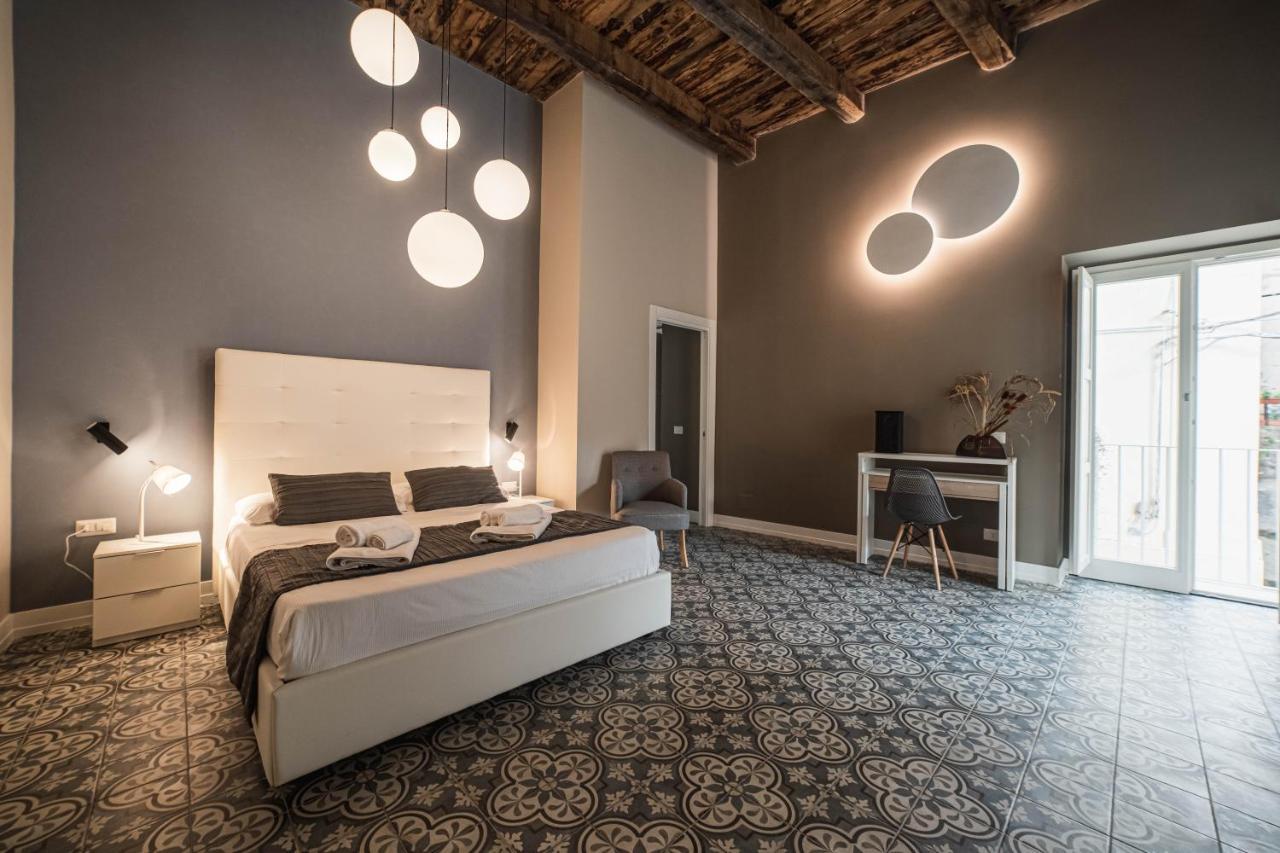 Palazzo Paladini - Luxury Suites In The Heart Of The Old Town Pizzo  Exteriör bild