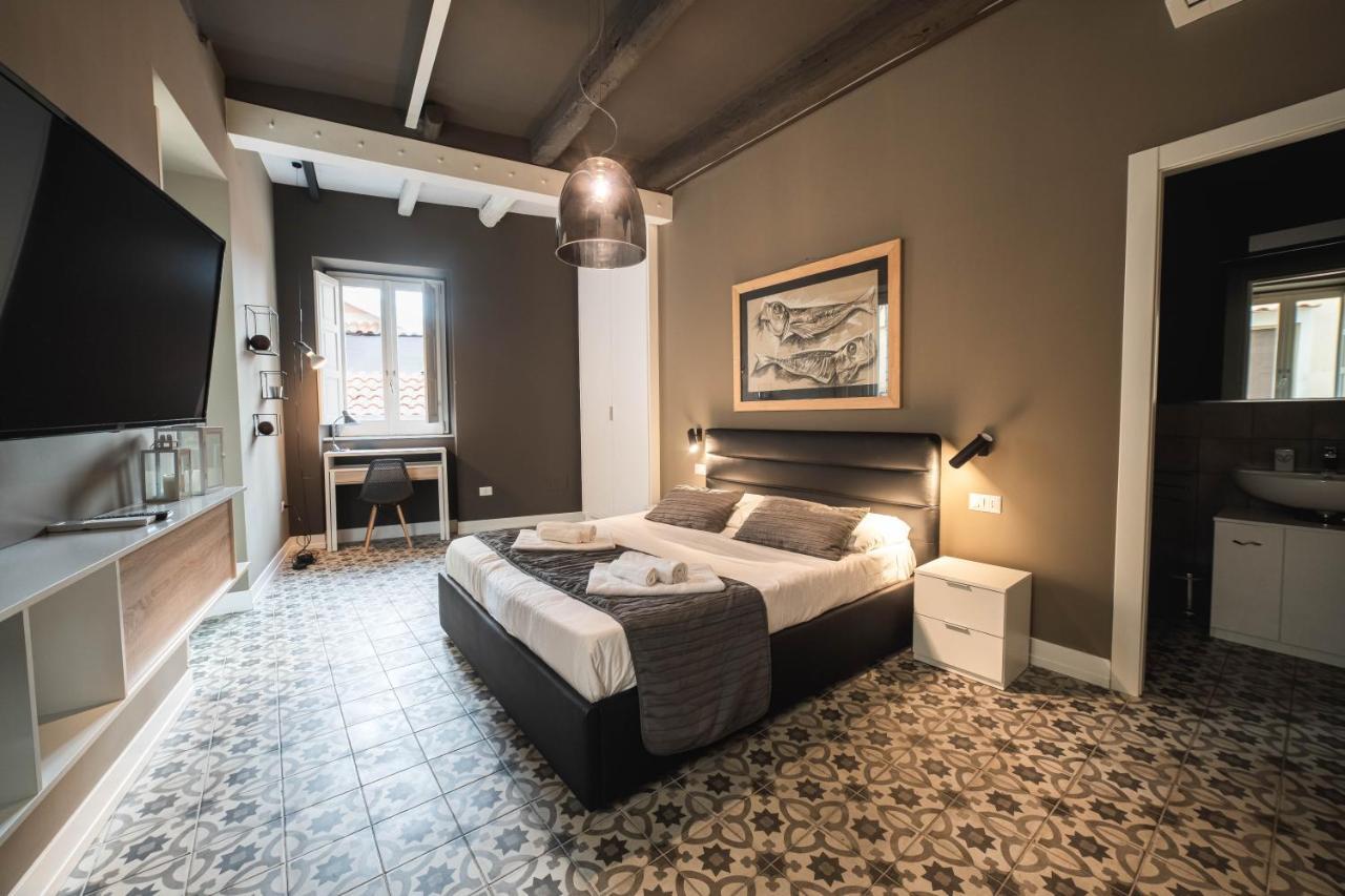 Palazzo Paladini - Luxury Suites In The Heart Of The Old Town Pizzo  Exteriör bild
