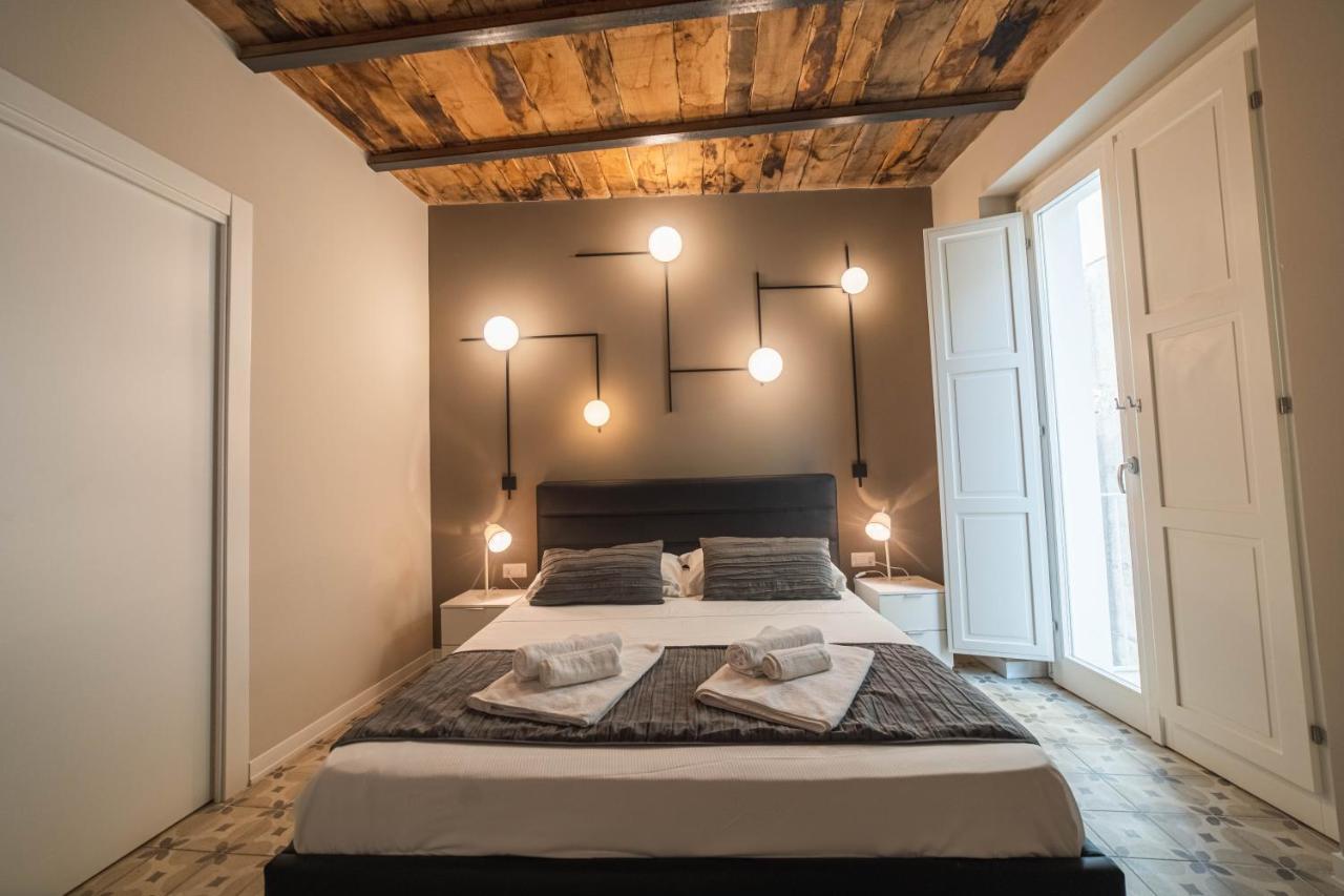 Palazzo Paladini - Luxury Suites In The Heart Of The Old Town Pizzo  Exteriör bild